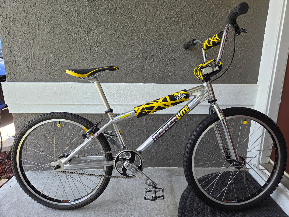 1997 Powerlite P24 Cruiser
