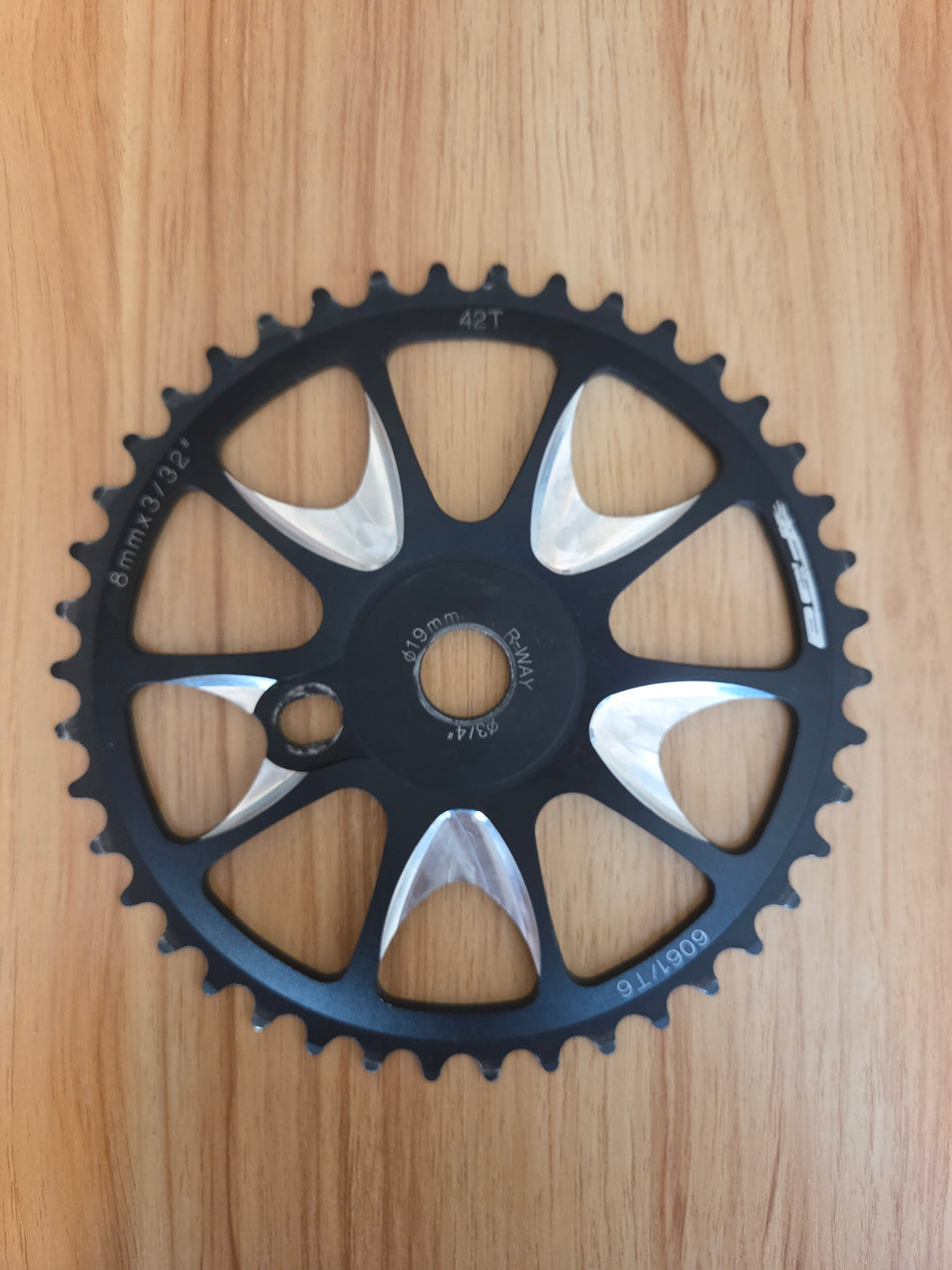 FSA 42t R-Way Sprocket - Black & Silver